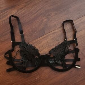 Bluebella Black Velvet Strappy Bra Size 32B